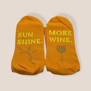 NWT Wool + Pepper Co. SUNSHINE AND MORE WINE bottom of sock Crew Socks